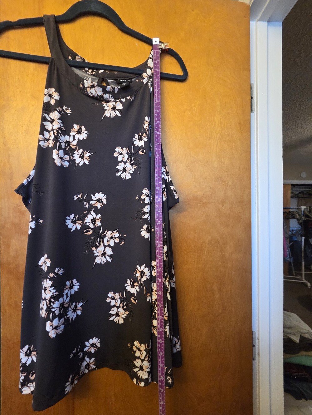 Torrid Gray Floral Sleeveless Top Keyhole Back